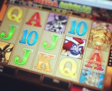 ipad_casino_mega_moolah_instagram_image_31_220x180